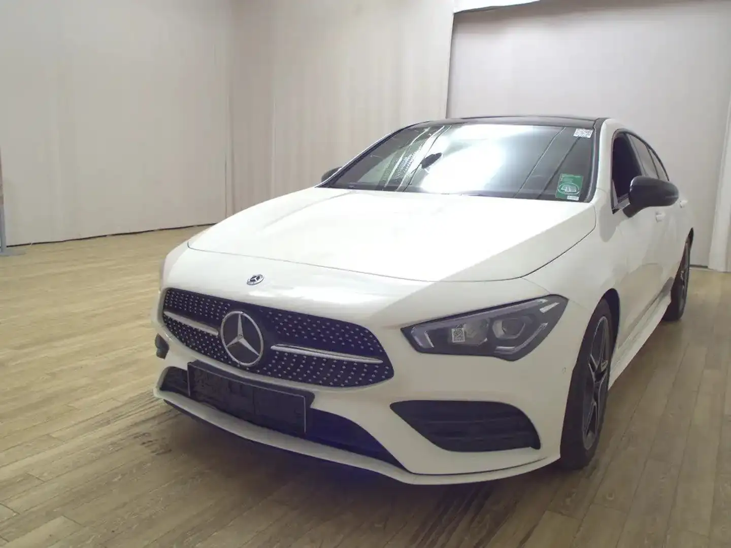 Mercedes-Benz CLA 200 d SB AMG NIGHT/LED/PANO/MBUX/PRIVACY/ASSIST Blanc - 1
