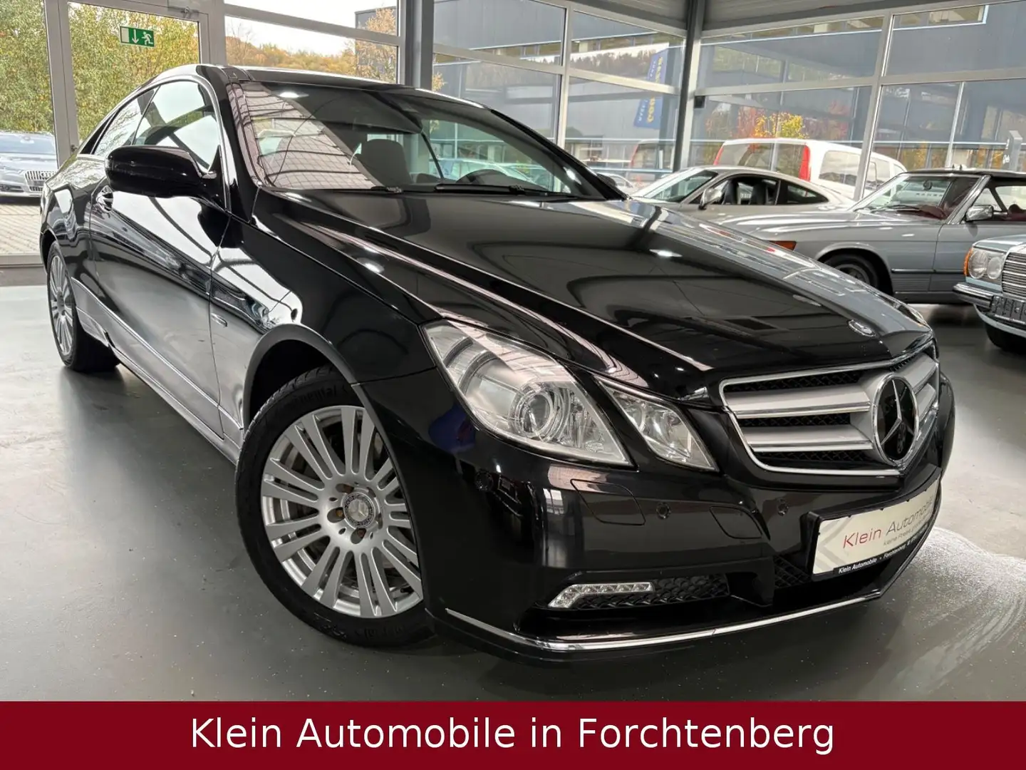 Mercedes-Benz E 350 E350 CGI Aut Coupe Leder Nav Kamera ACC Panorama Noir - 1