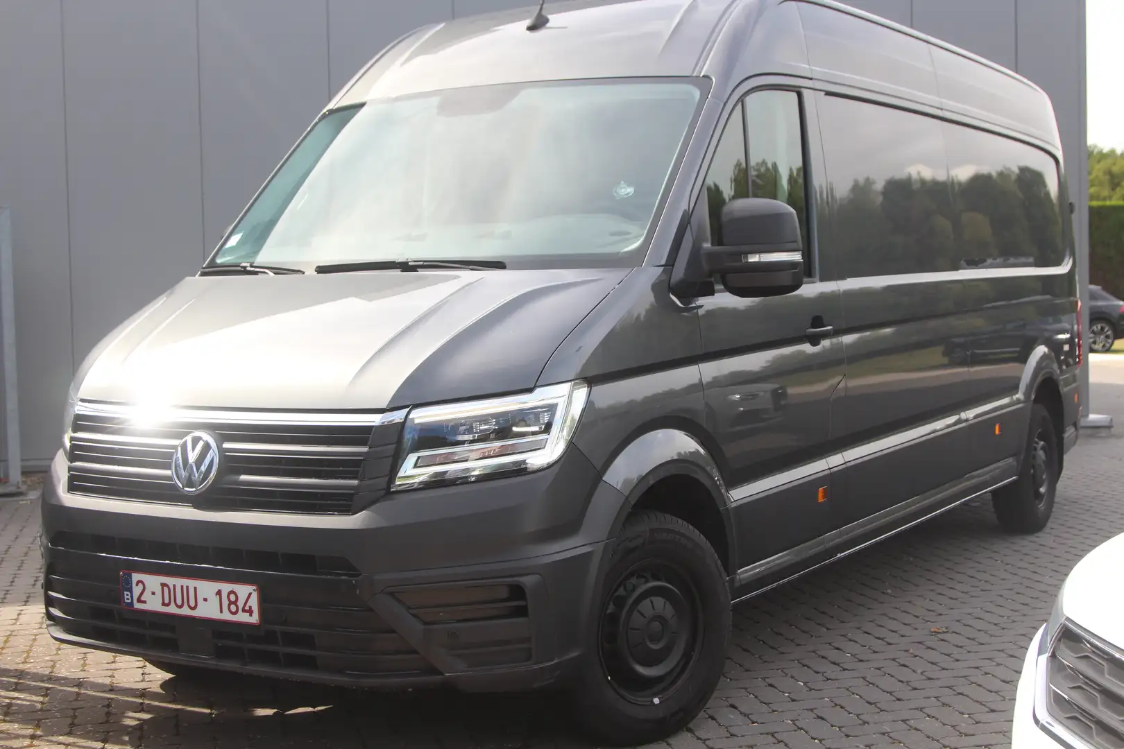 Volkswagen Crafter L4H3 2.0 TDI DSG - 195.500KM - 2023 Grijs - 1