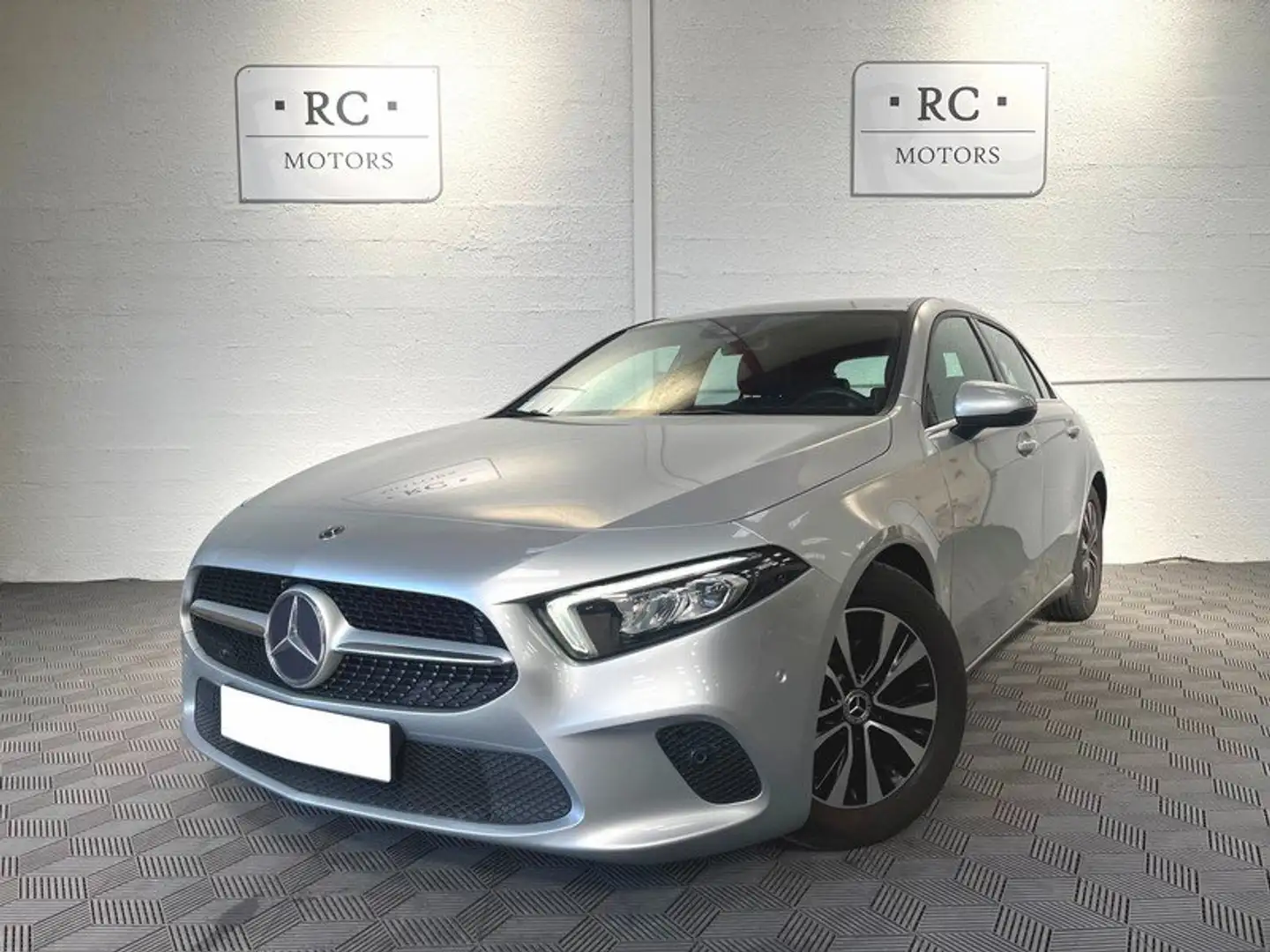Mercedes-Benz A 180 Business Line BVM6 *Camera *LED *ClimAuto *Carnet Argent - 1