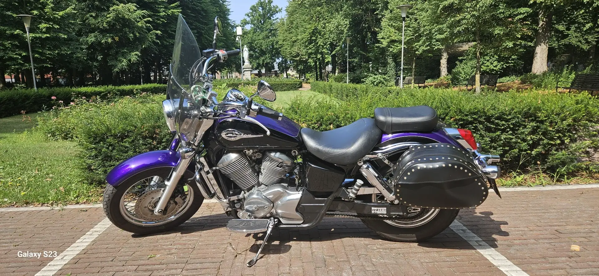 Honda Shadow 750 Fialová - 1