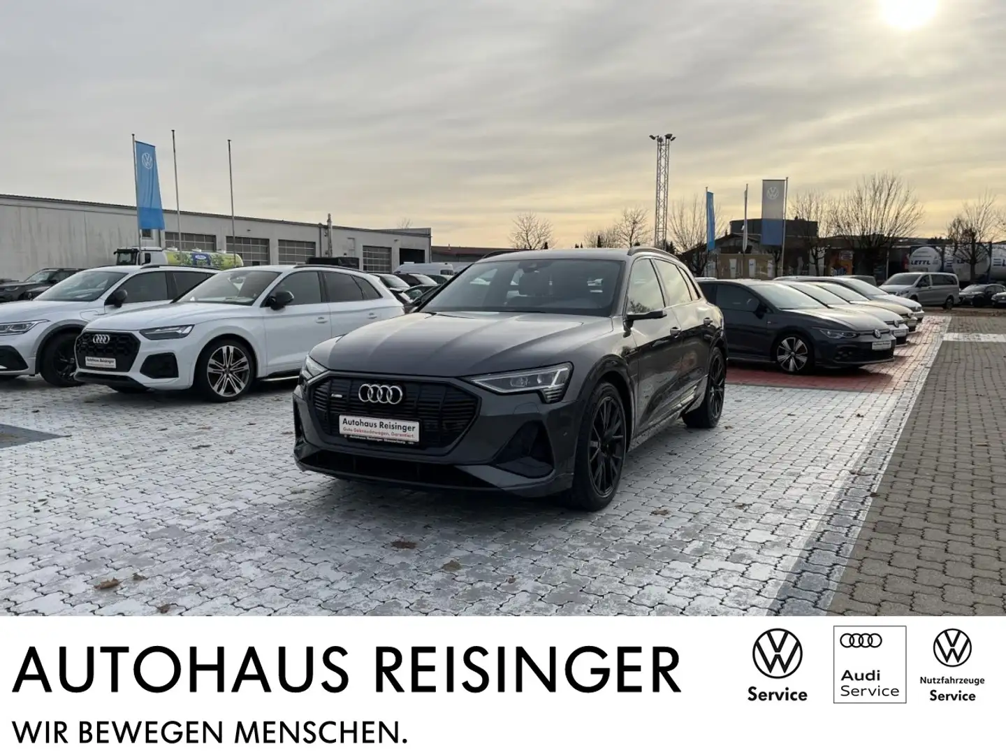 Audi e-tron S line quattro 55 300kW (Matrix,Pano,B&O) Klima Grijs - 1