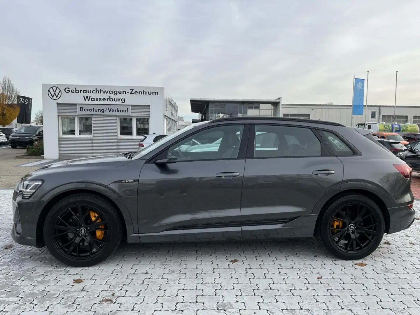 Audi e-tron S line quattro 55 300kW (Matrix,Pano,B&O) Klima Grijs - 2