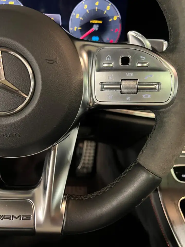 Mercedes-Benz E-Class снимка Mercedes-Benz E-Class