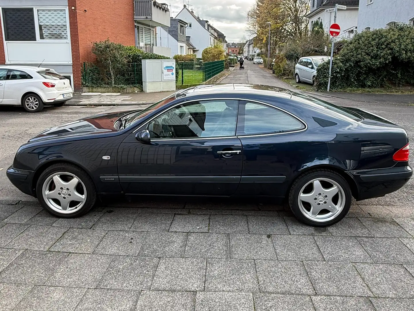 Mercedes-Benz CLK 320 Coupe Elegance Noir - 1