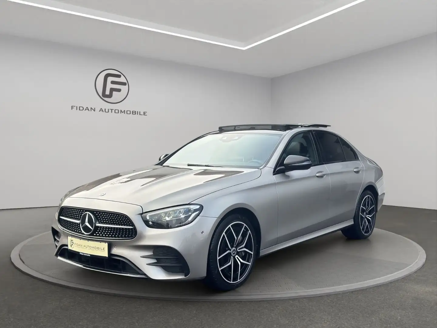 Mercedes-Benz E 300 de Lim. AMG-Line*Pano*HUD*Night*Kamera*Ambi Plateado - 1