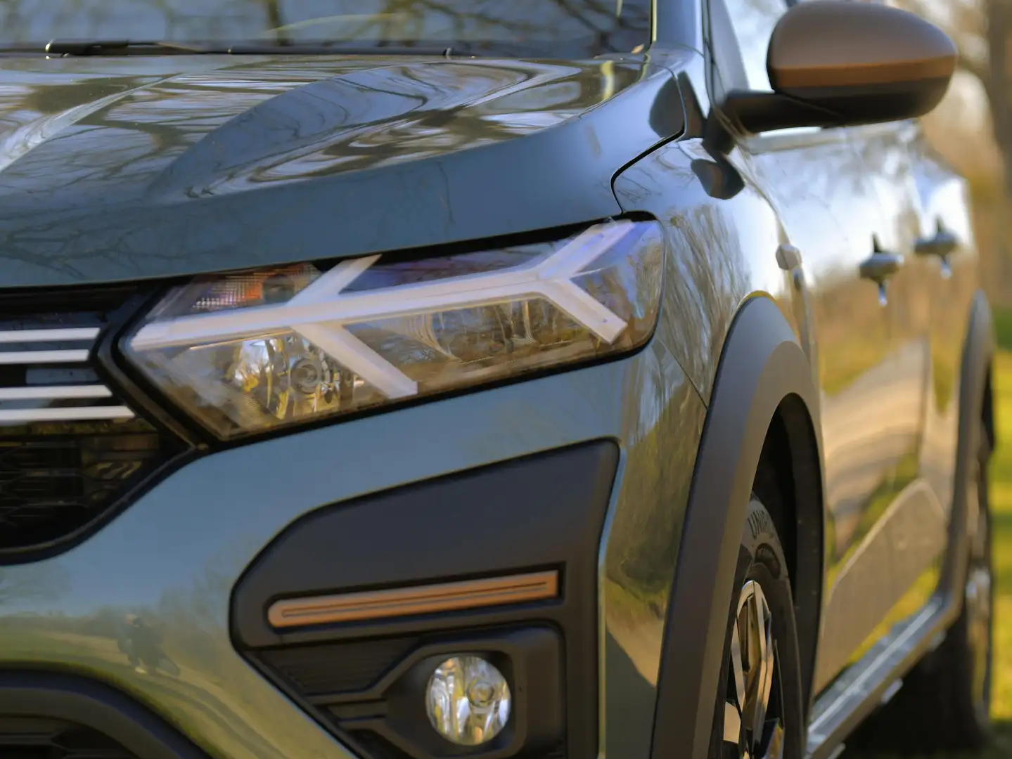 Dacia Jogger Extreme Hybrid 140 Grün - 2