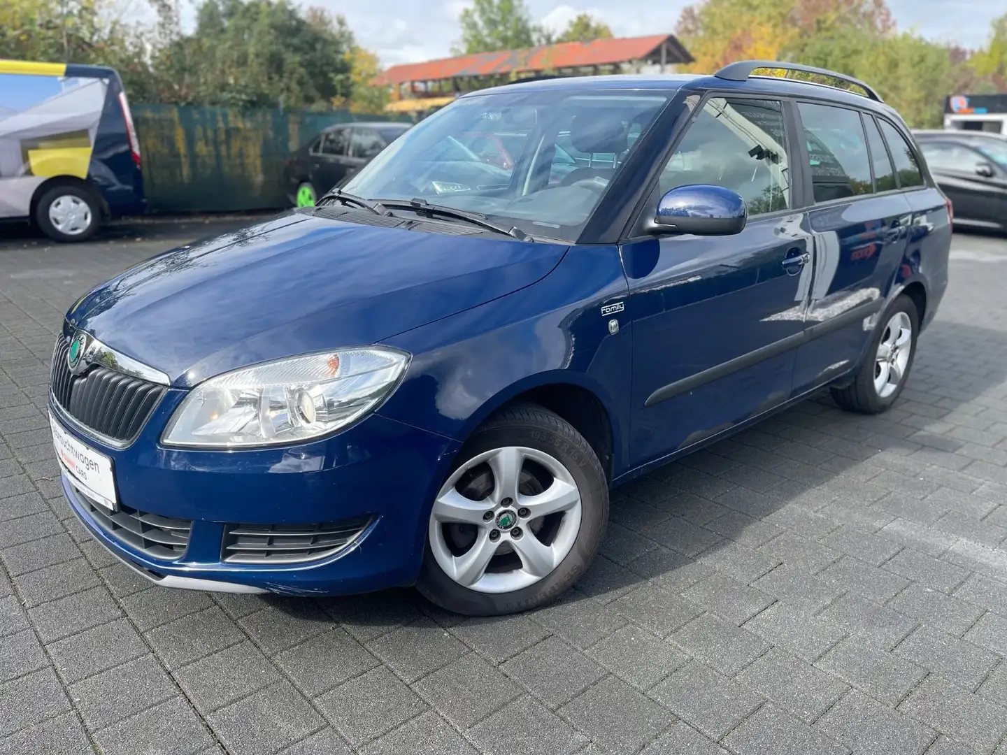 Skoda Fabia Combi Family *SHZ*TEMPOMAT*WINTER/SOMMER* Blau - 1