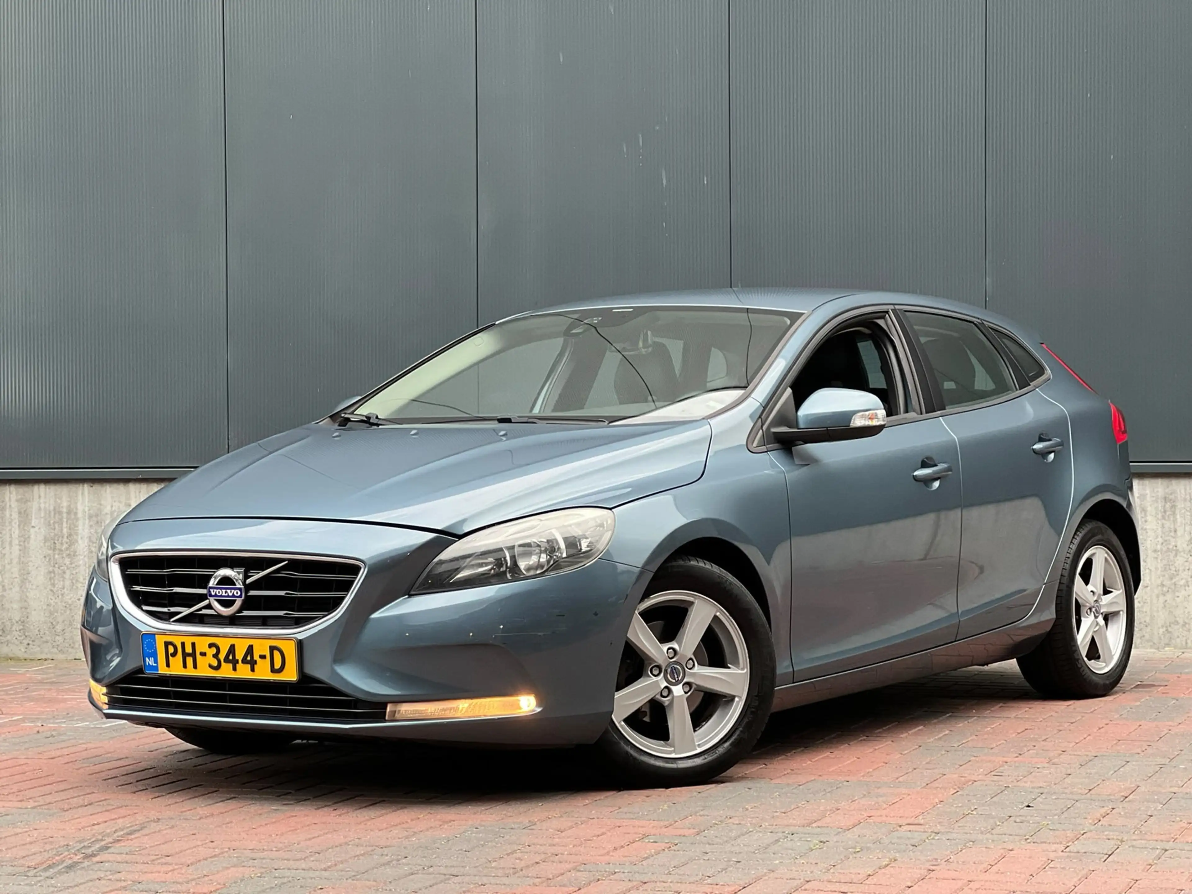 Volvo V40 1.6 D2 Summum * Navi * Cruise * Goed Onderhouden * — photo 8