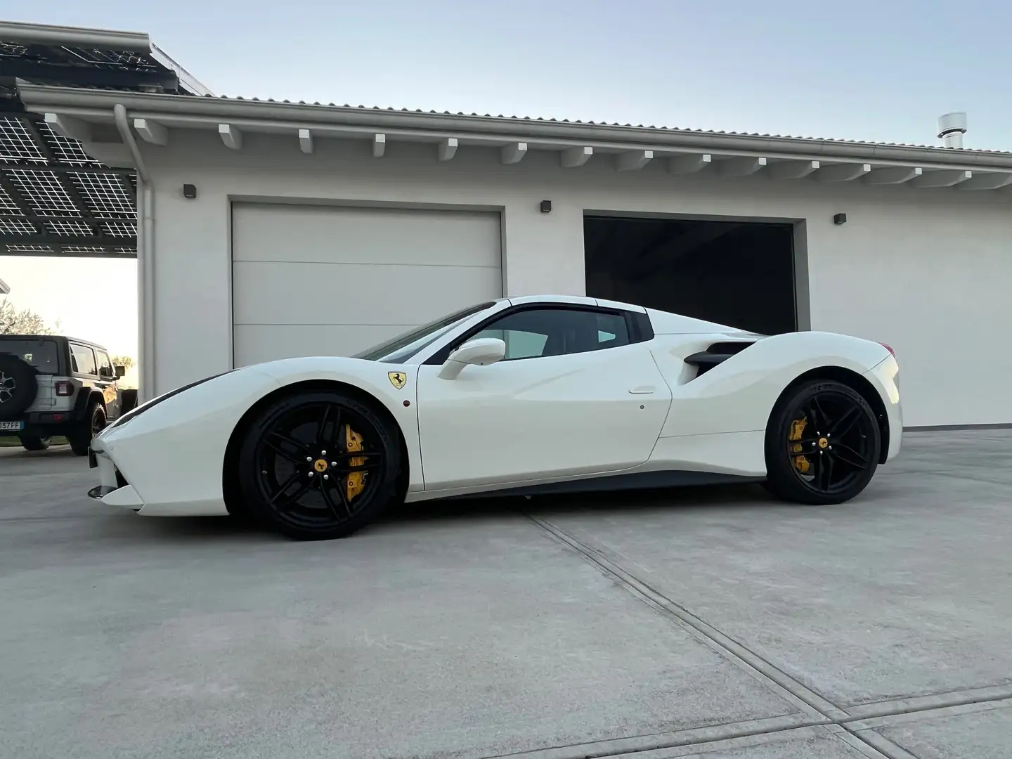 Ferrari 488 Spider - 1