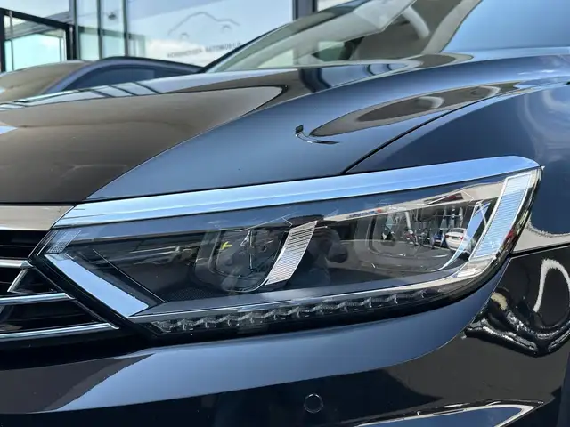 Volkswagen Passat view 10