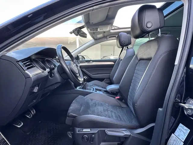 Volkswagen Passat view 12