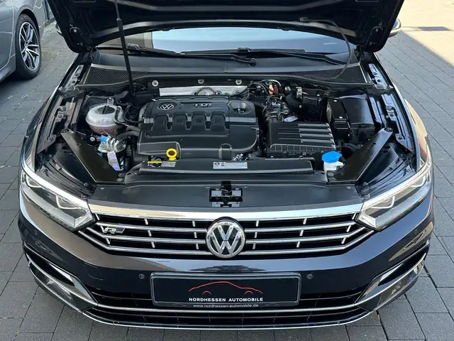 Volkswagen Passat view 6