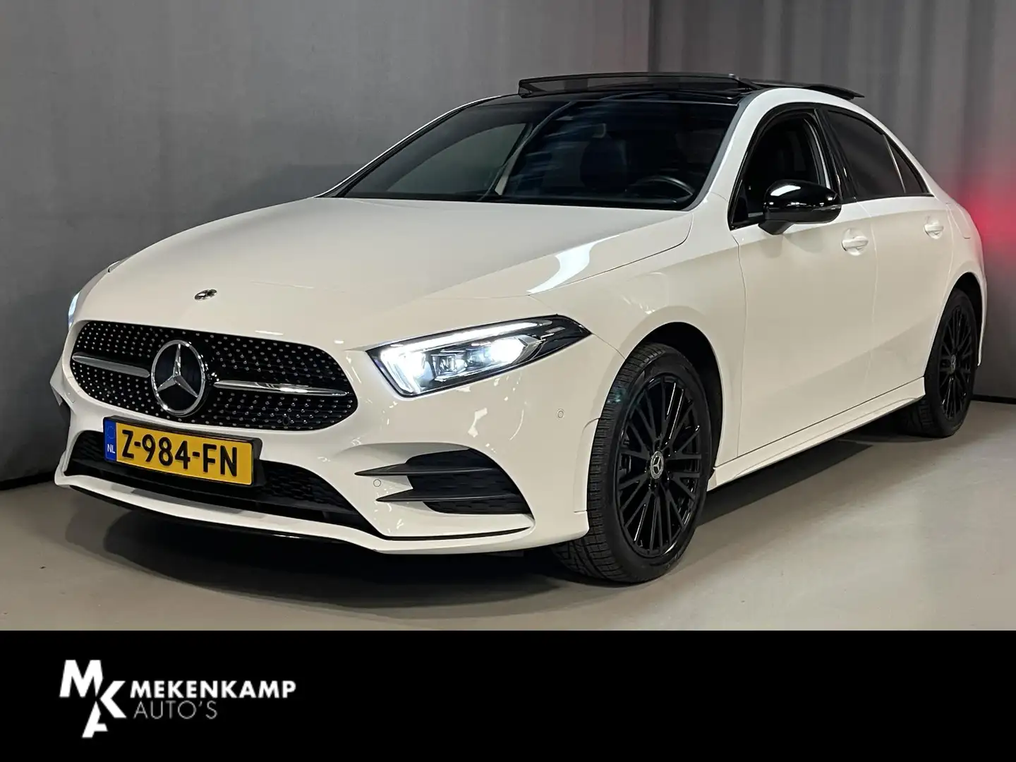 Mercedes-Benz A 250 e AMG Line 18"/Panoramadak/Matrix LED/Camera/Stoel Wit - 1