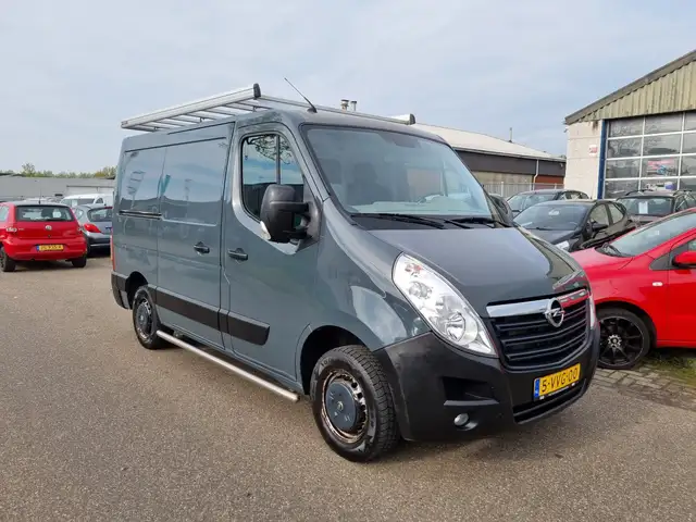 Opel Movano view 2