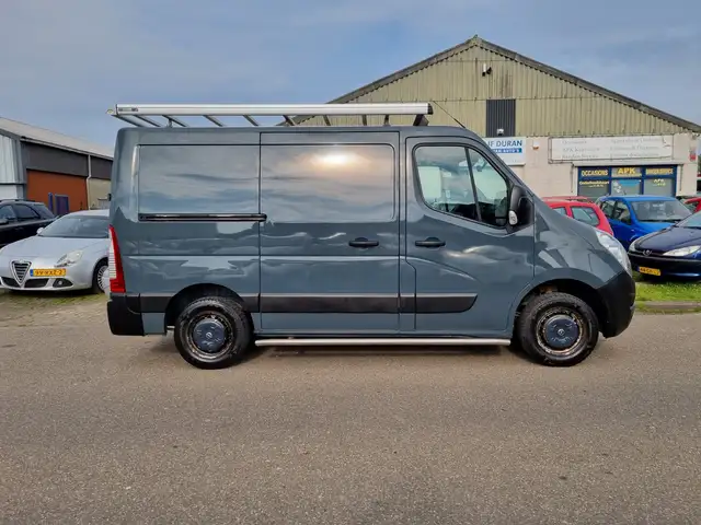 Opel Movano view 11