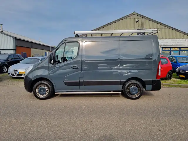 Opel Movano view 10