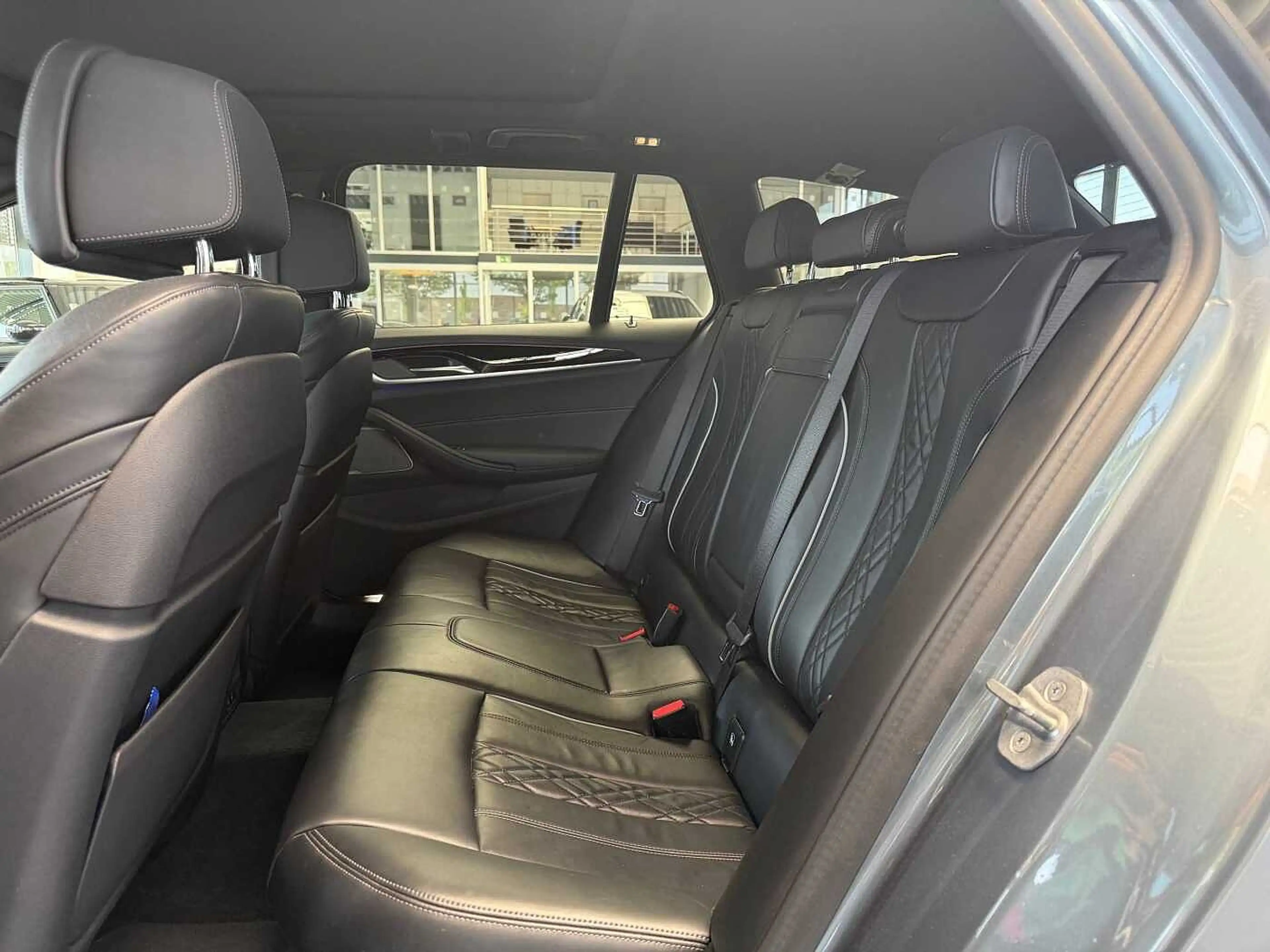 Alpina D5 Touring S Allrad — photo 10