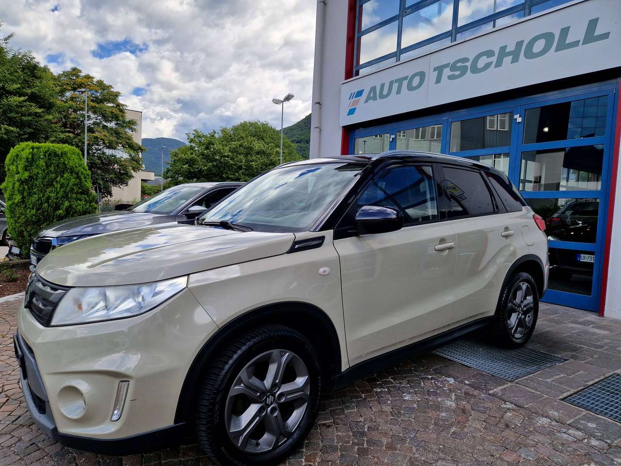 Suzuki Vitara 1.6 DDiS 120Cv Comfort 4x4 AllGrip ACC Euro6c 93.000km 17" xNeopattentato Führerscheinneuling