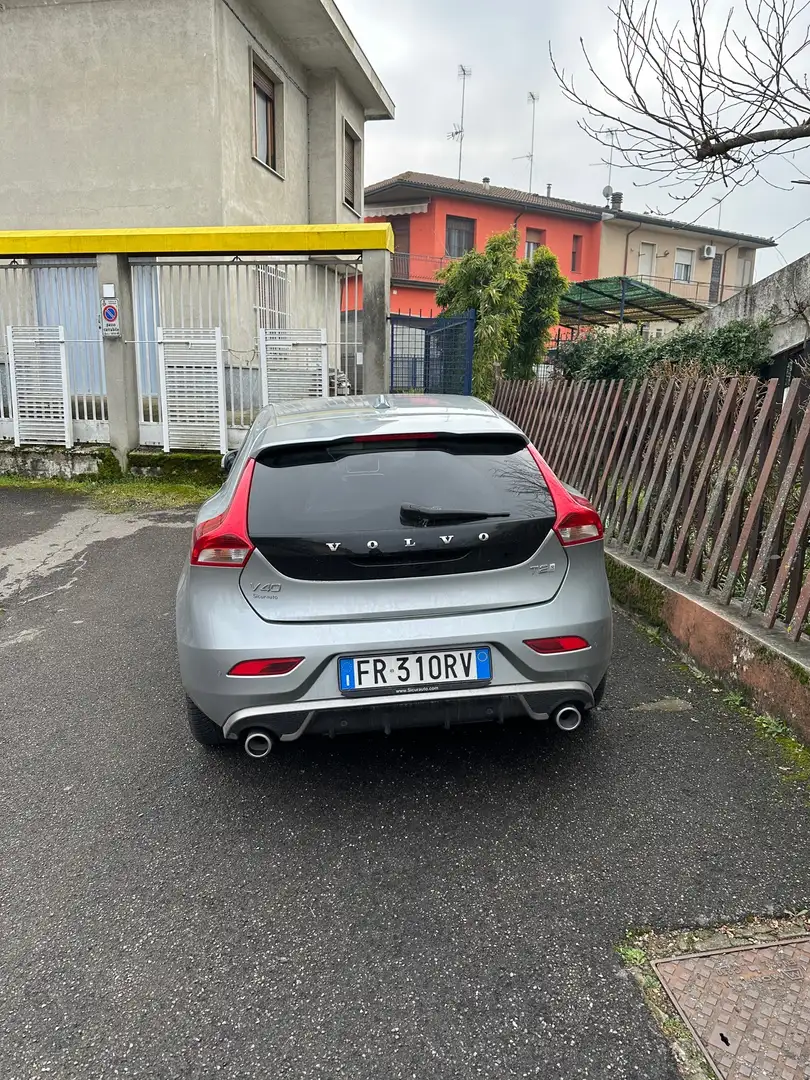 Volvo V40 - 2