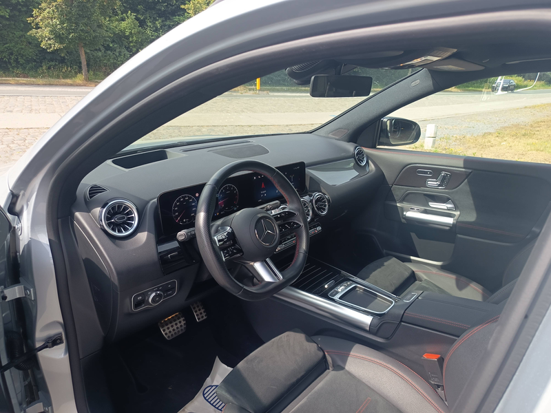 Mercedes-Benz GLA 180 AMG&Nacht-pakket Keyless Pano Head-up 360°cam Memory — photo 11