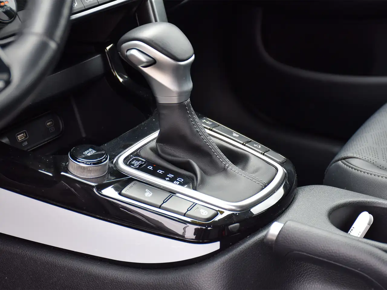 Kia Seltos снимка Kia Seltos