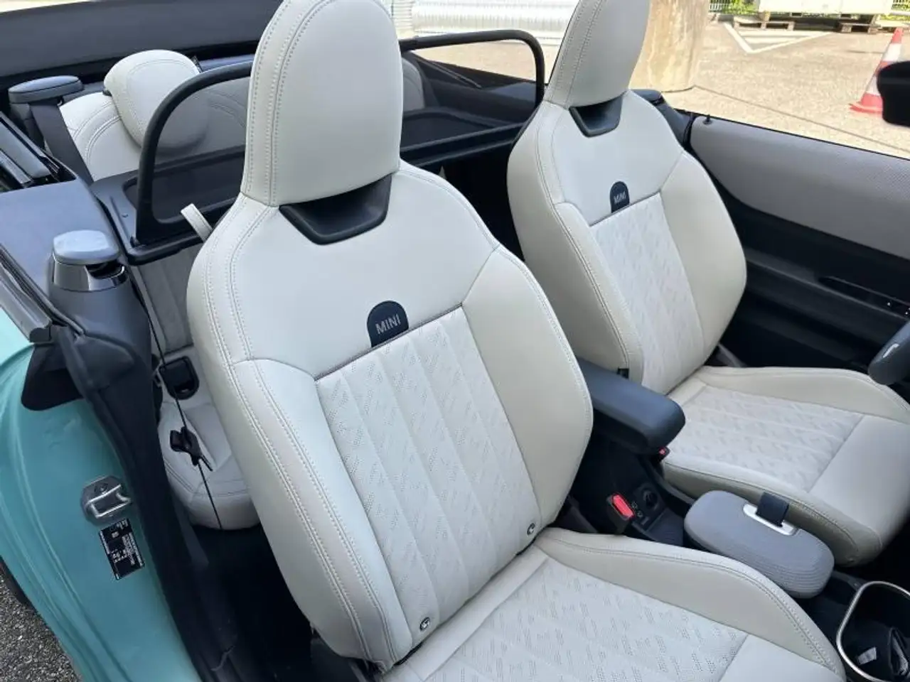 MINI Cooper Cabrio 2026