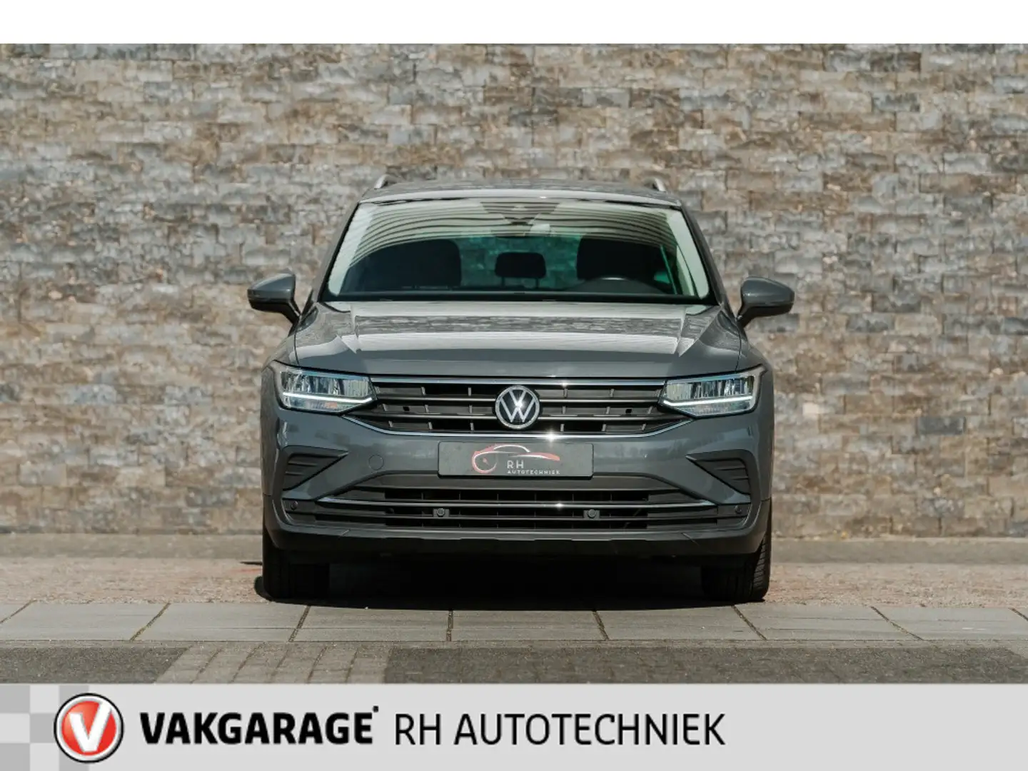 Volkswagen Tiguan 1.5 TSI Life Grijs - 2