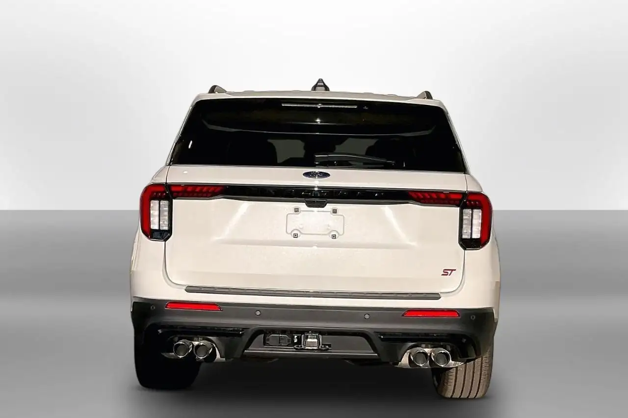 Ford Explorer снимка Ford Explorer