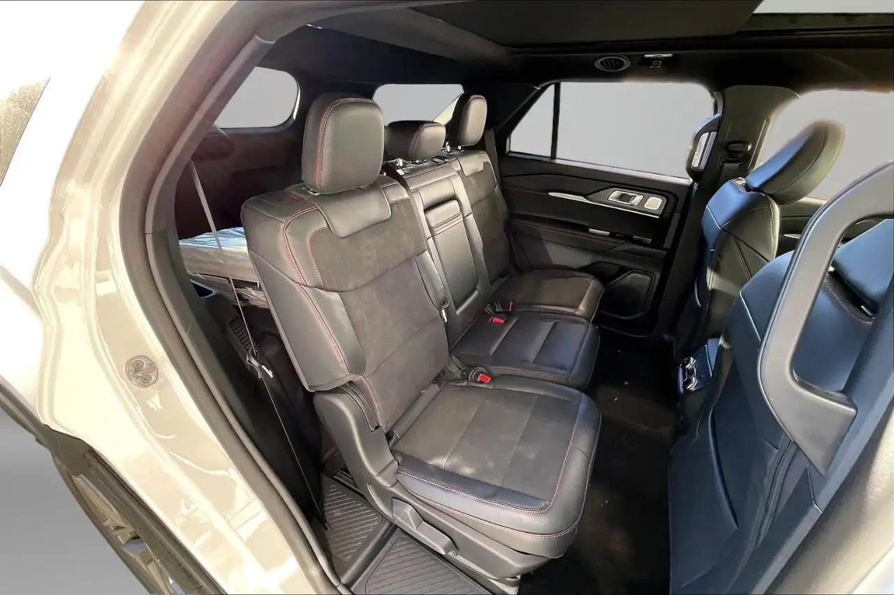 Ford Explorer снимка Ford Explorer