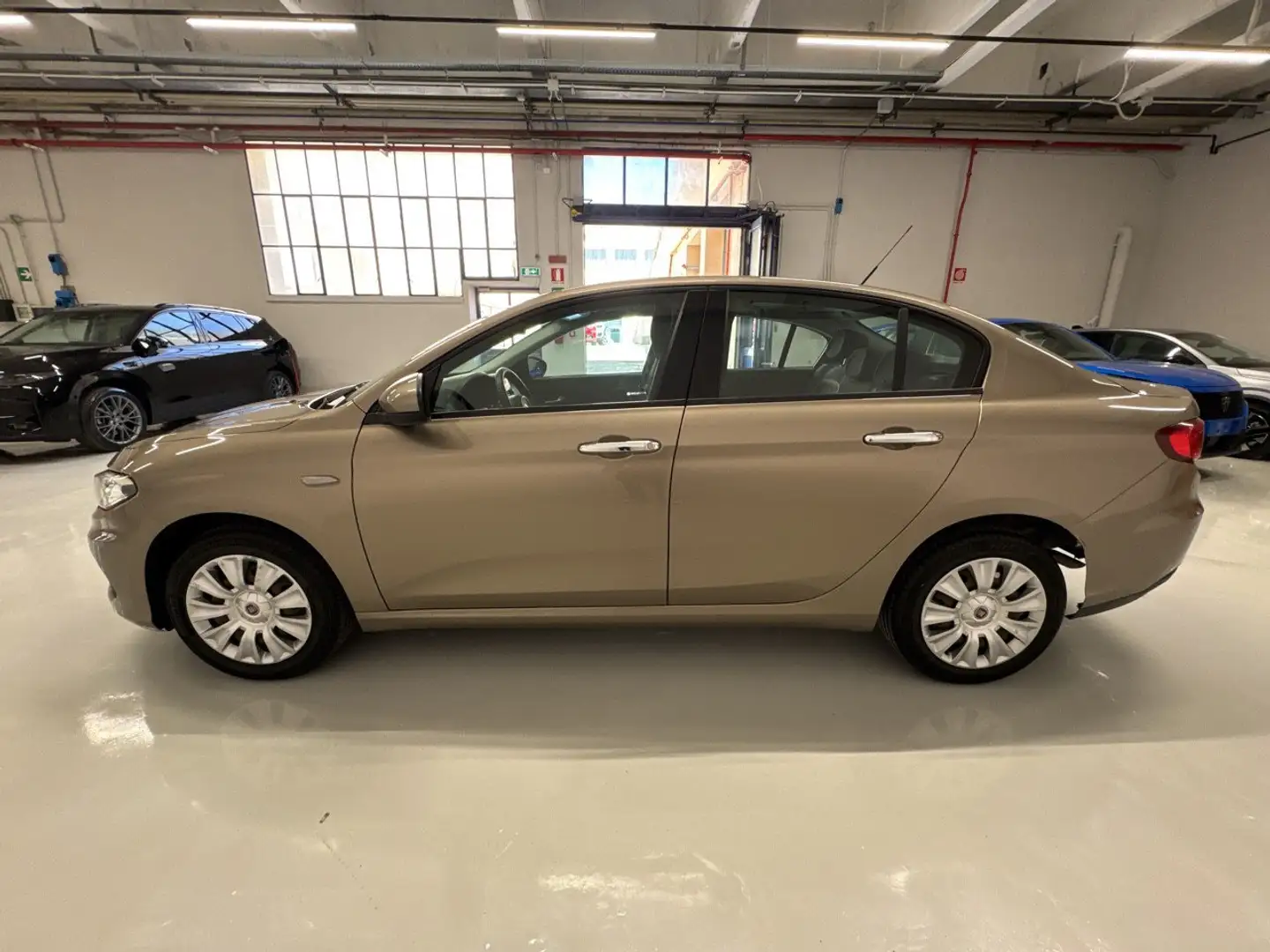 Fiat Tipo 1.3 Mjt 95cv 5M Easy 4P Grigio - 2