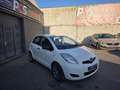 Toyota Yaris 1.4 D-4D*ATT. REMORQUE*VE*GARANTIE 12 MOIS Weiß - thumbnail 2