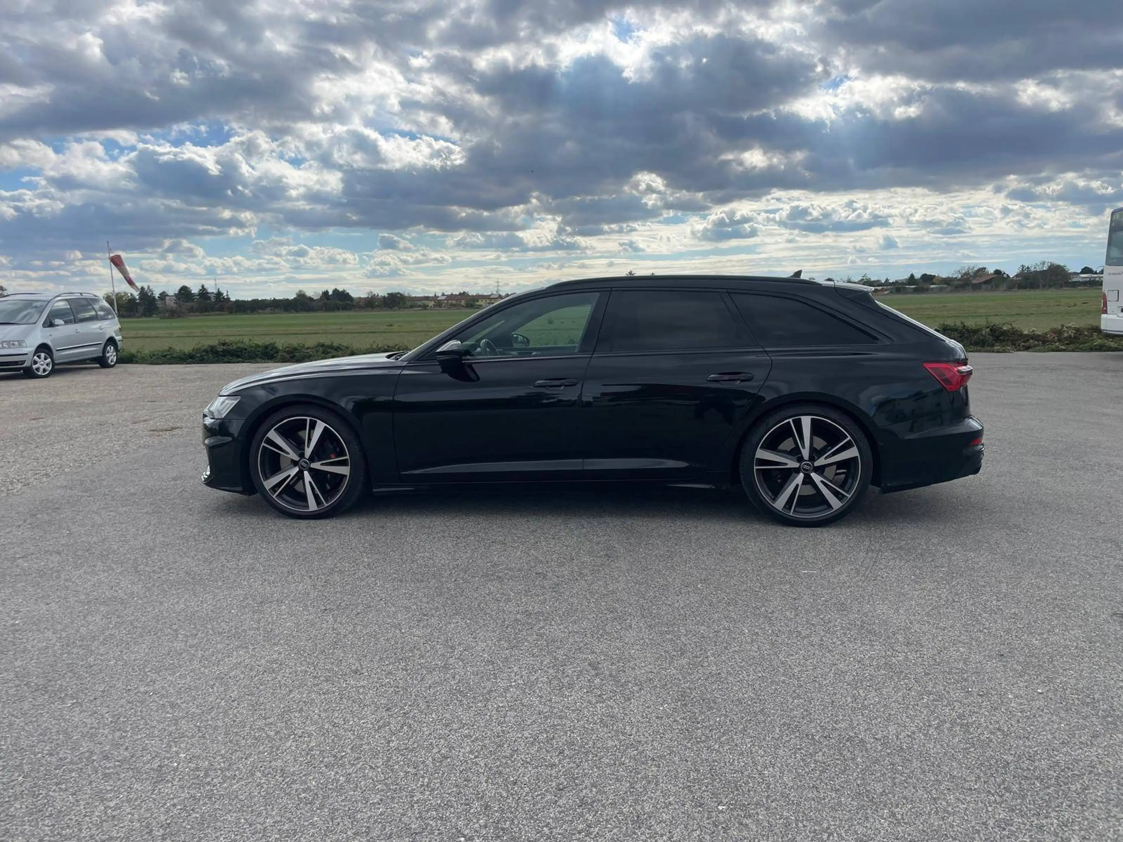 Audi S6 — photo 10