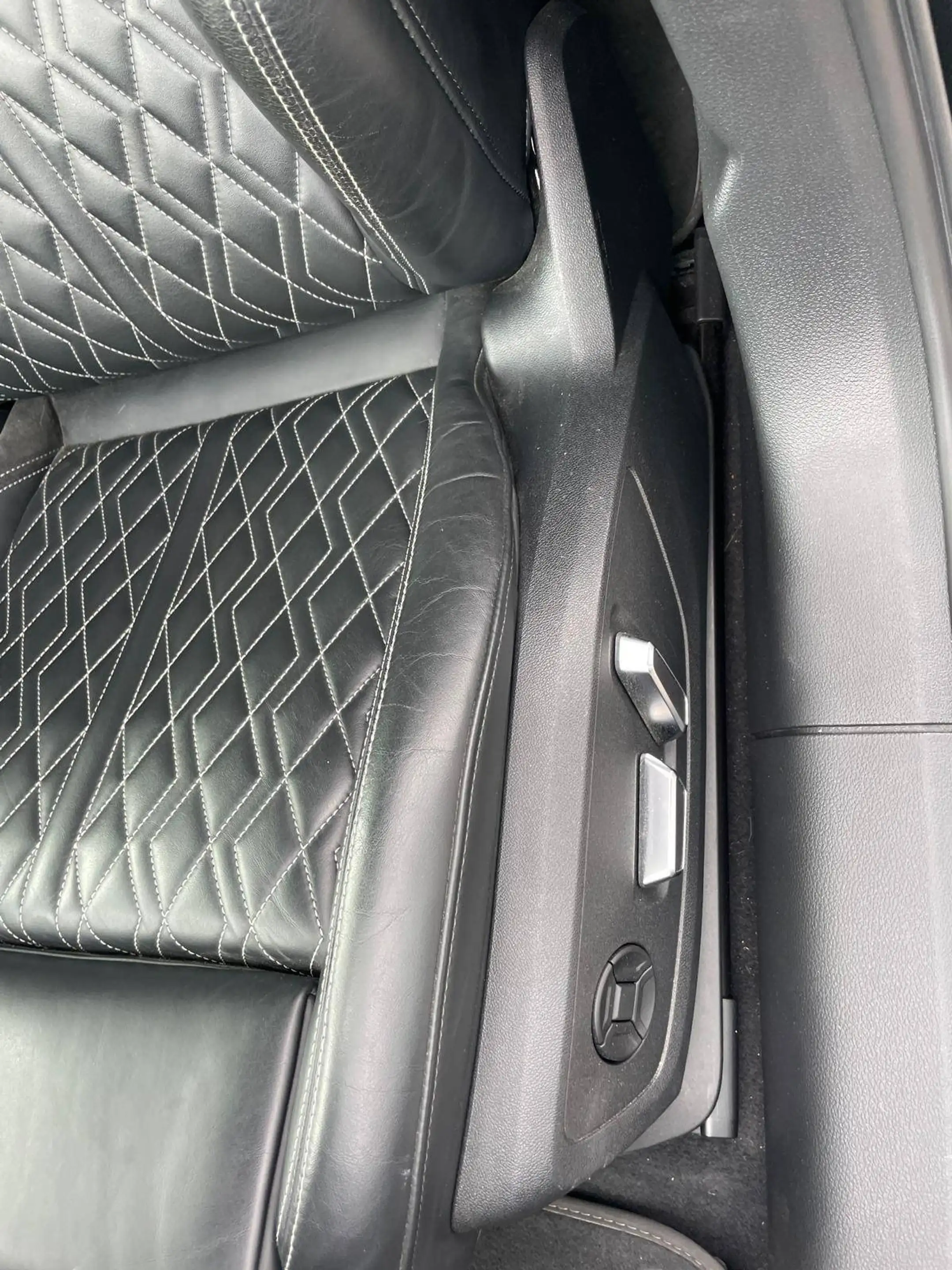 Audi S6 — photo 9