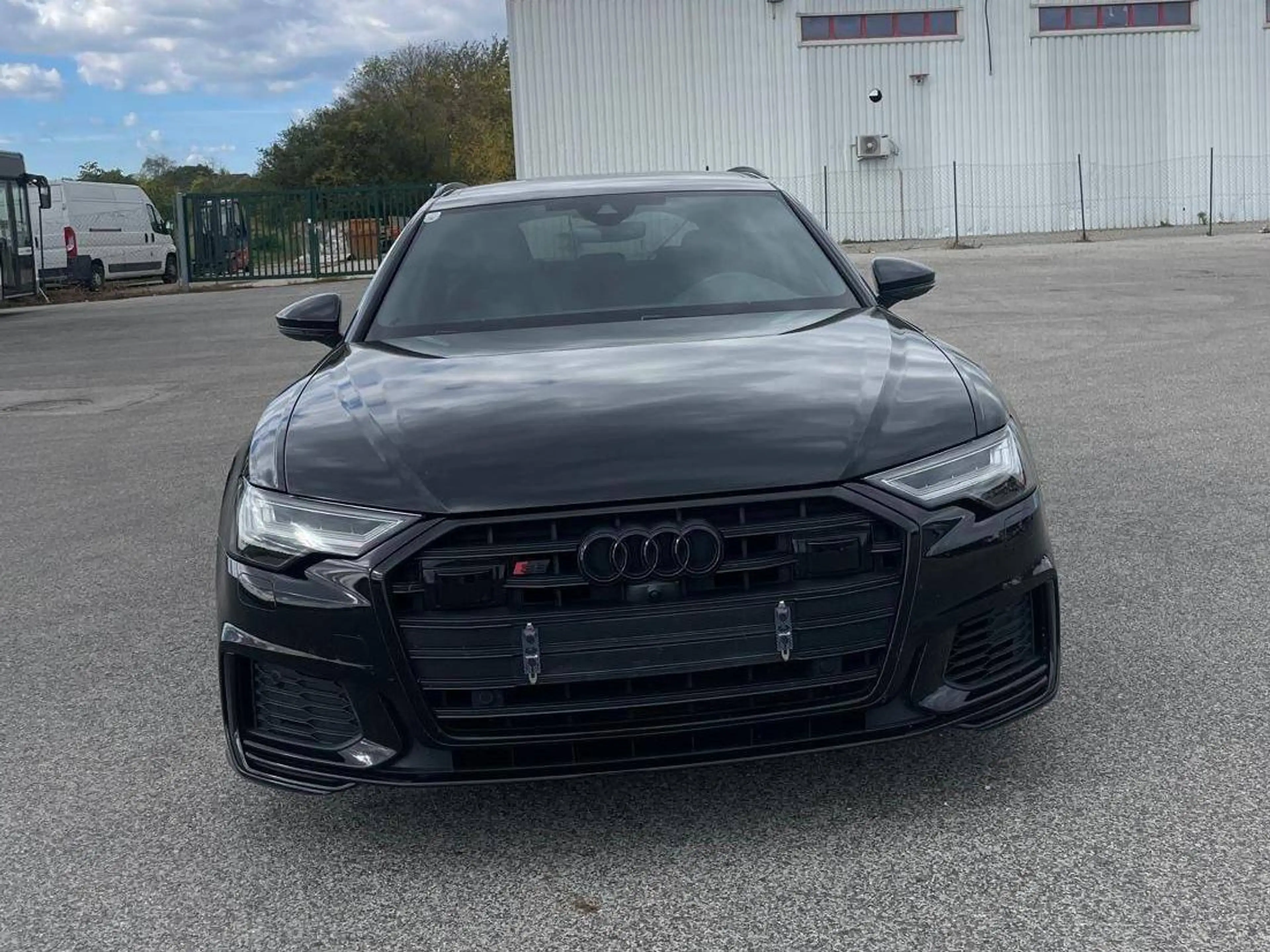 Audi S6 — photo 11