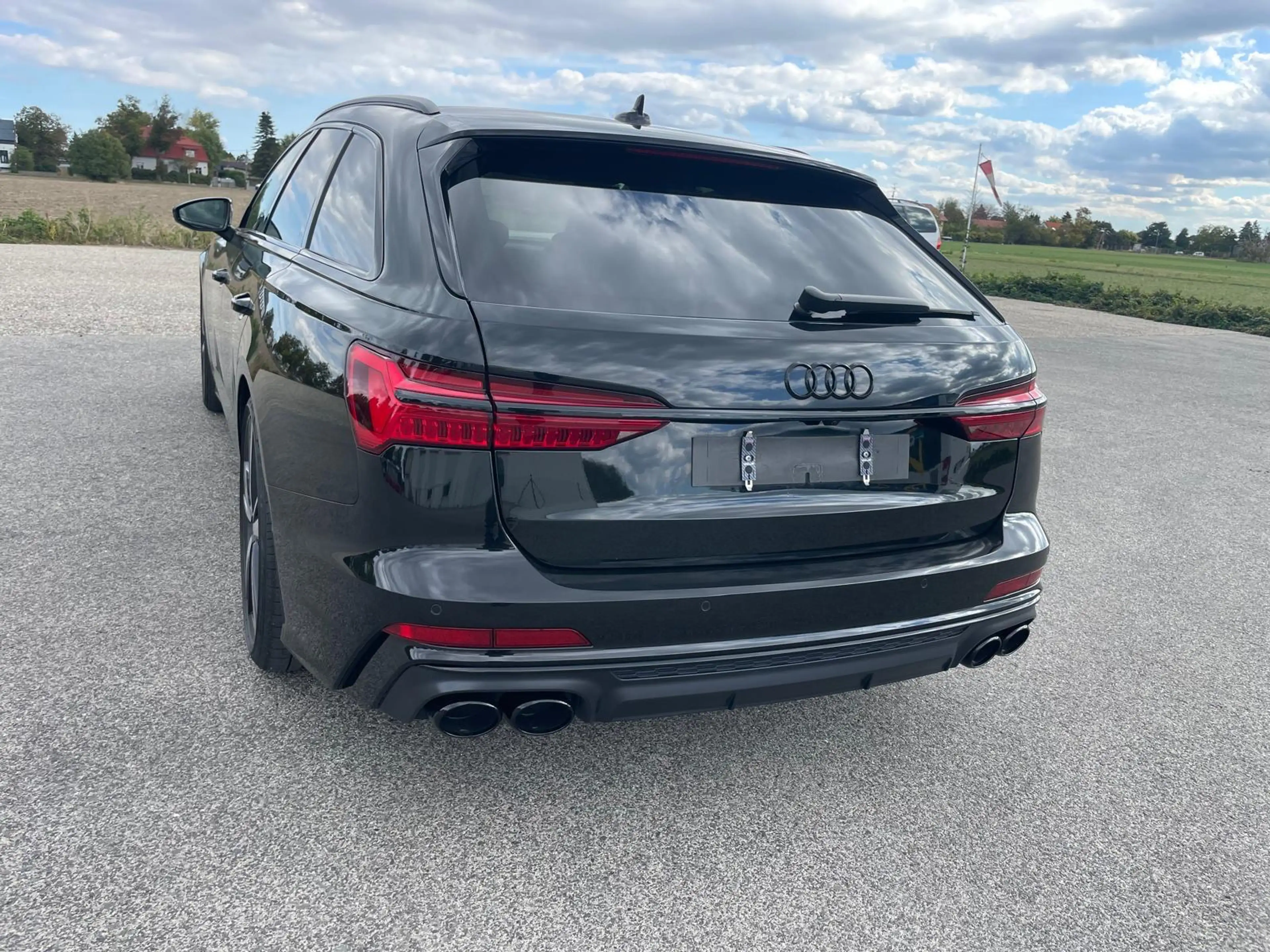 Audi S6 — photo 4