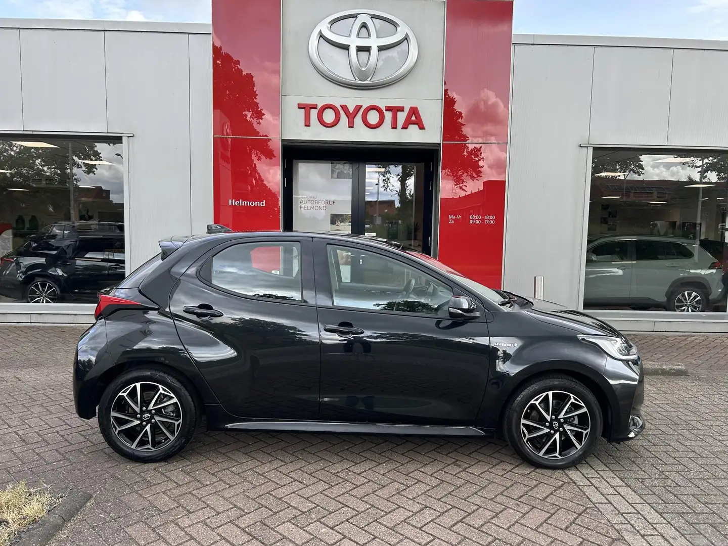 Toyota Yaris 1.5 Hybrid Dynamic Noir - 2