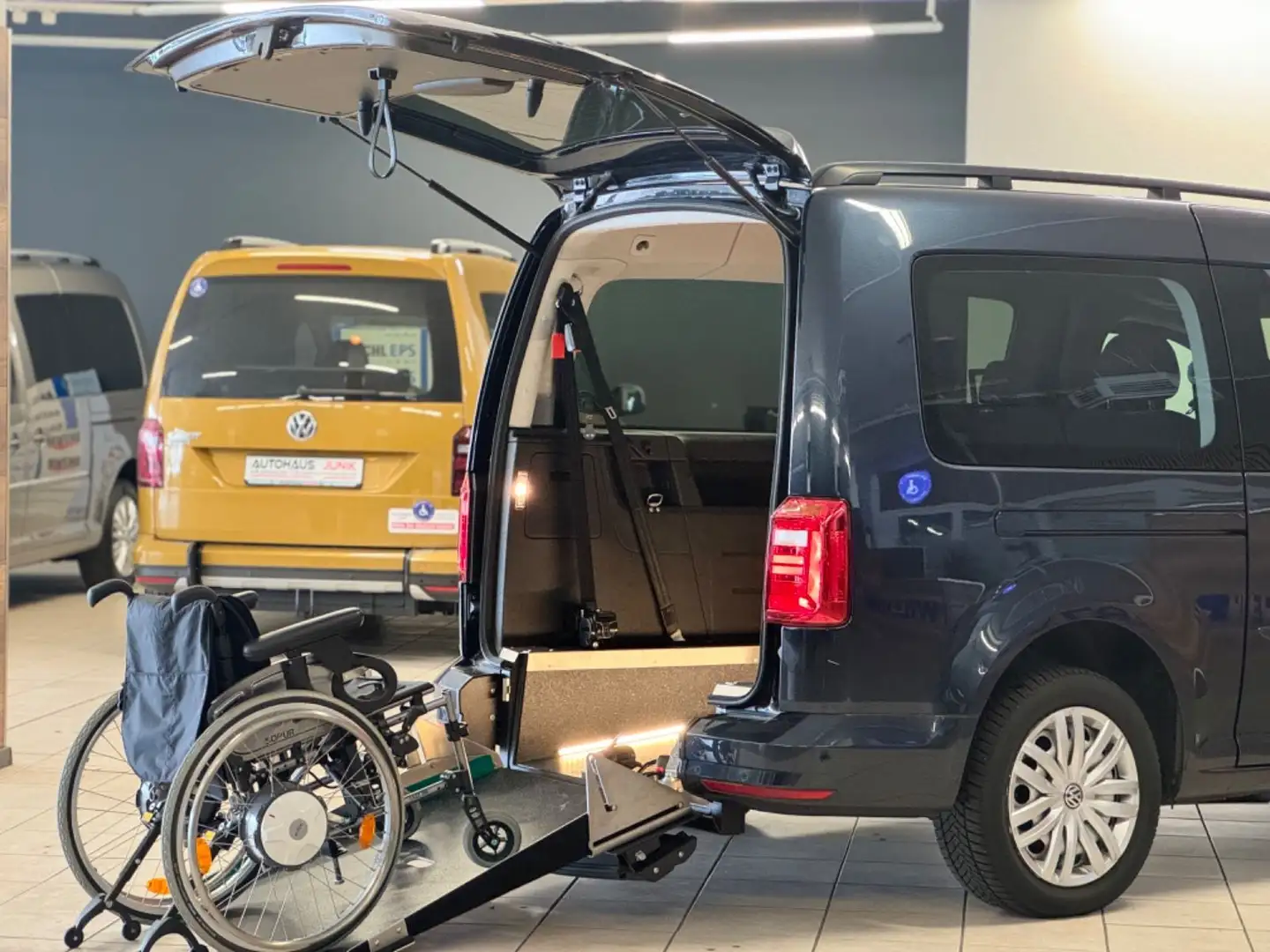 Volkswagen Caddy DSG Maxi Behindertengerecht-Rampe Blau - 1