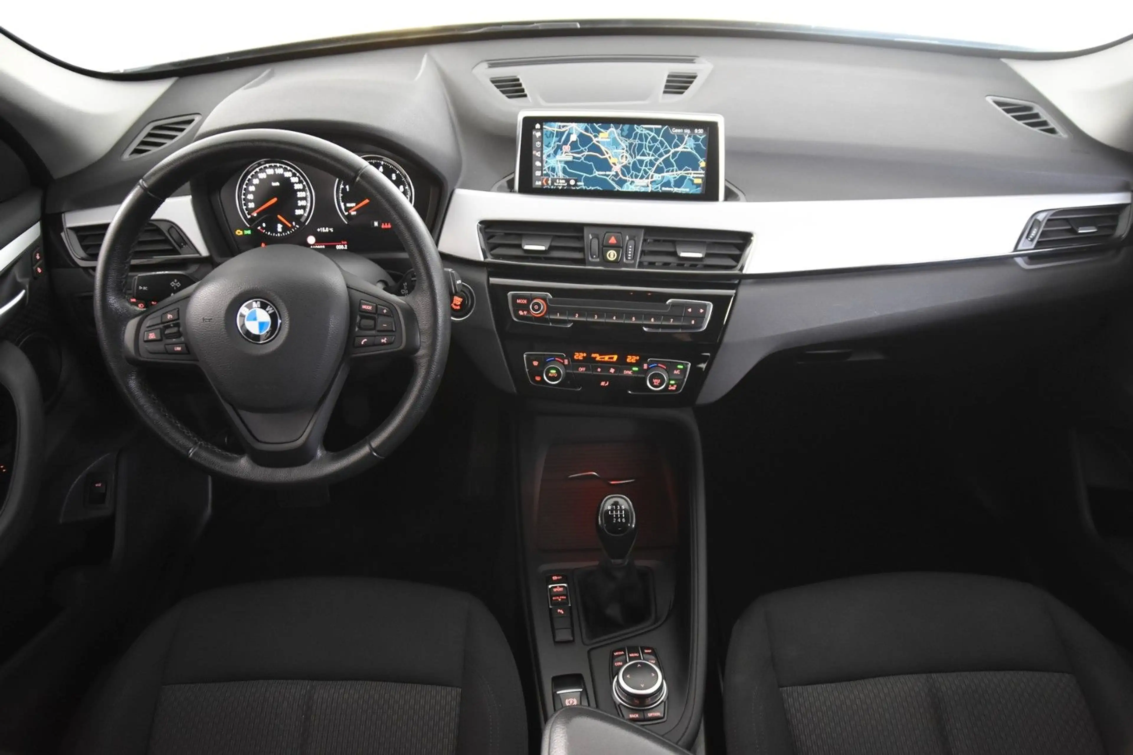 BMW X1 sDrive18i *1.Hand*Navi*Kamera*AHK*DAB* — photo 2