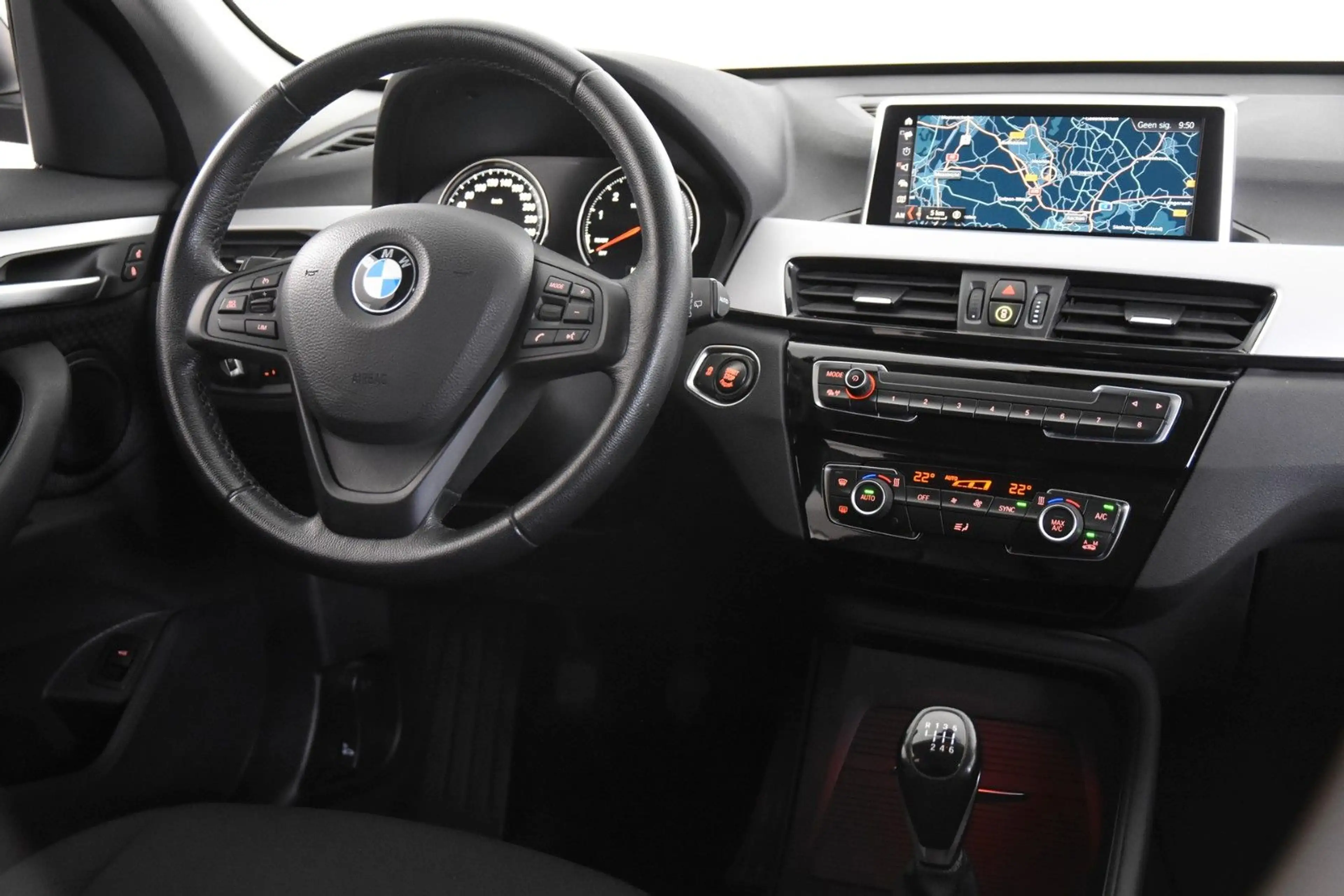 BMW X1 sDrive18i *1.Hand*Navi*Kamera*AHK*DAB* — photo 9