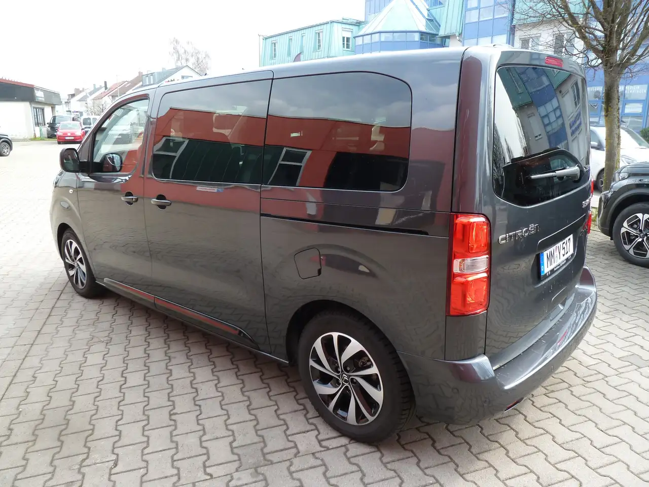 Citroen Spacetourer M Diesel 180 Autm. Plus AHK Klima hinten Navi 3
