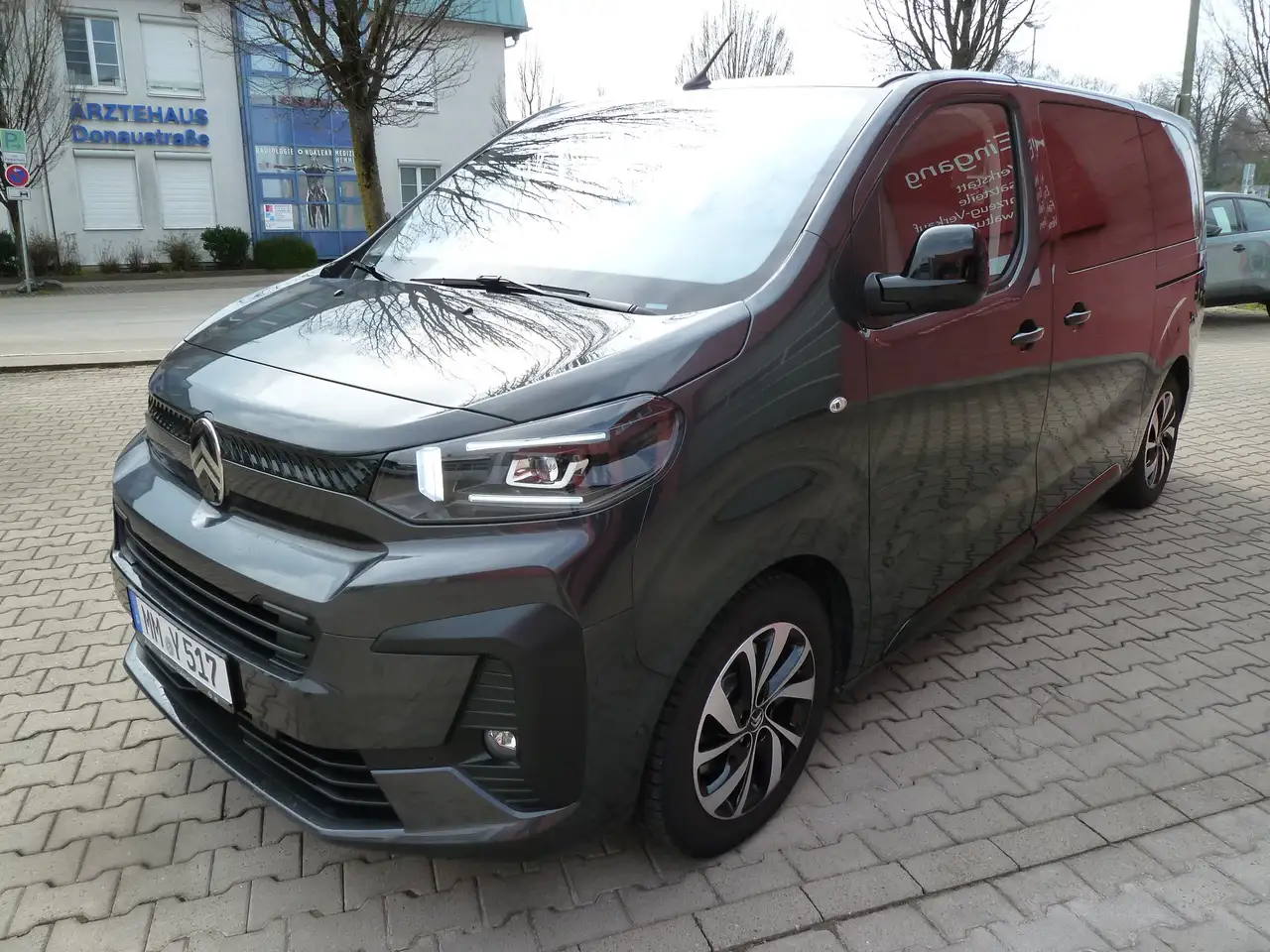 Citroen Spacetourer M Diesel 180 Autm. Plus AHK Klima hinten Navi 2