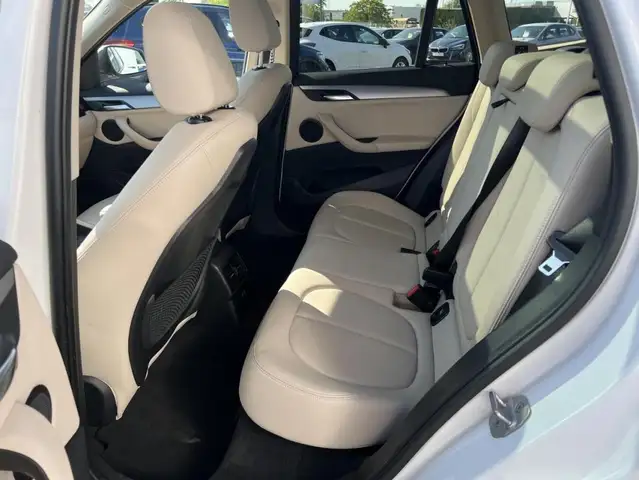 BMW X1 view 7