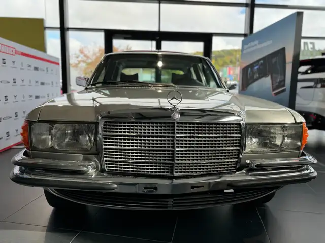 Mercedes-Benz 280 Oldtimer 280SE Gehobene Ausstattung