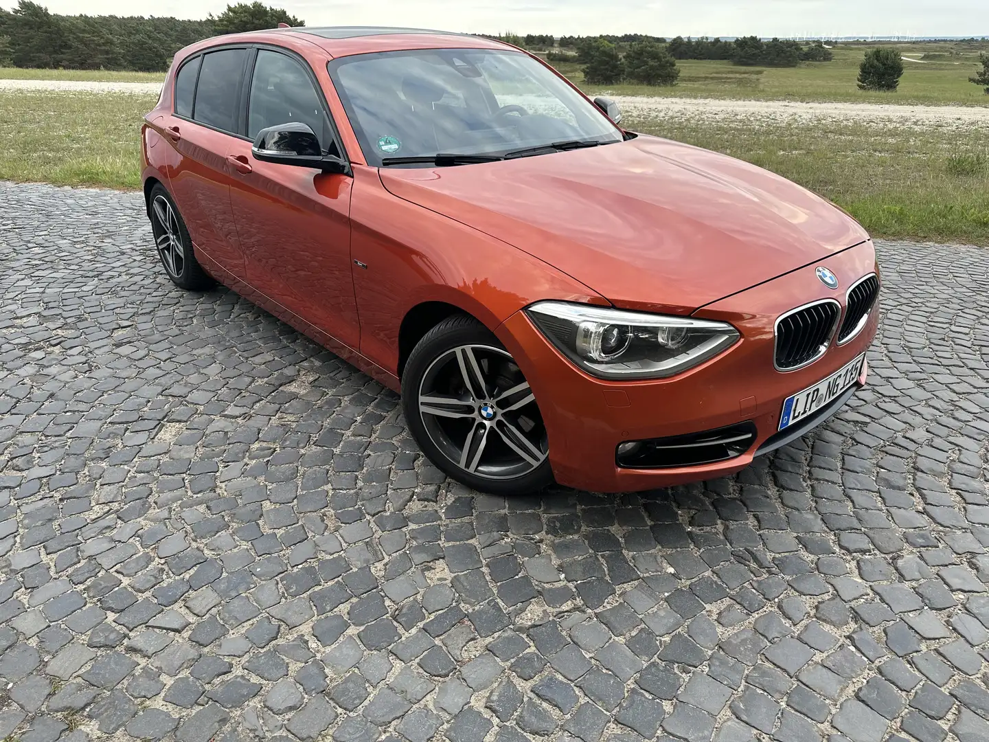 BMW 120 120d Sport Aut Line Keyless PDC AHK MFahrwerk HiFi Orange - 2