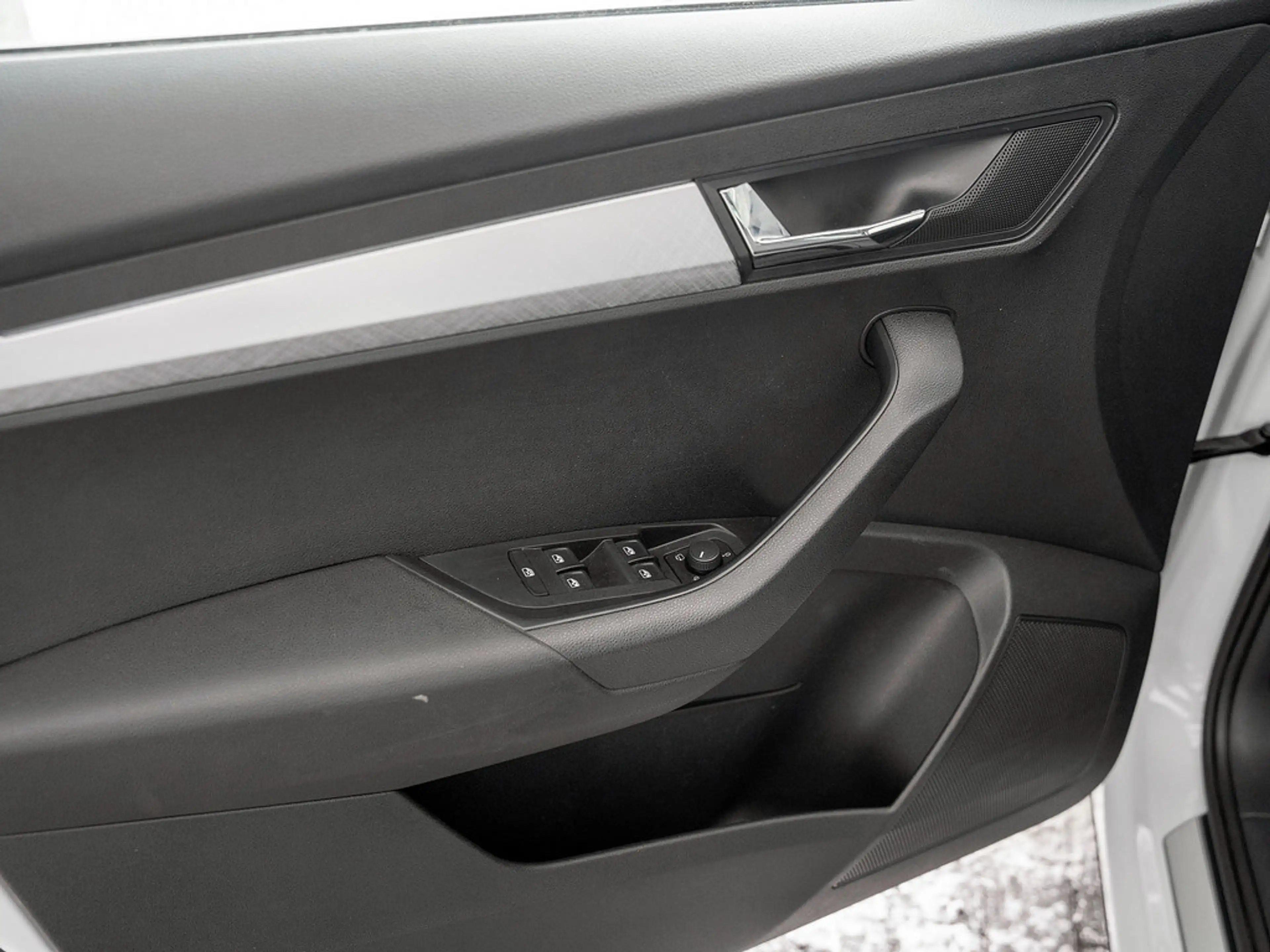 Skoda Karoq 1.5 TSI Tour DSG Kessy pACC SmartLink S — photo 13