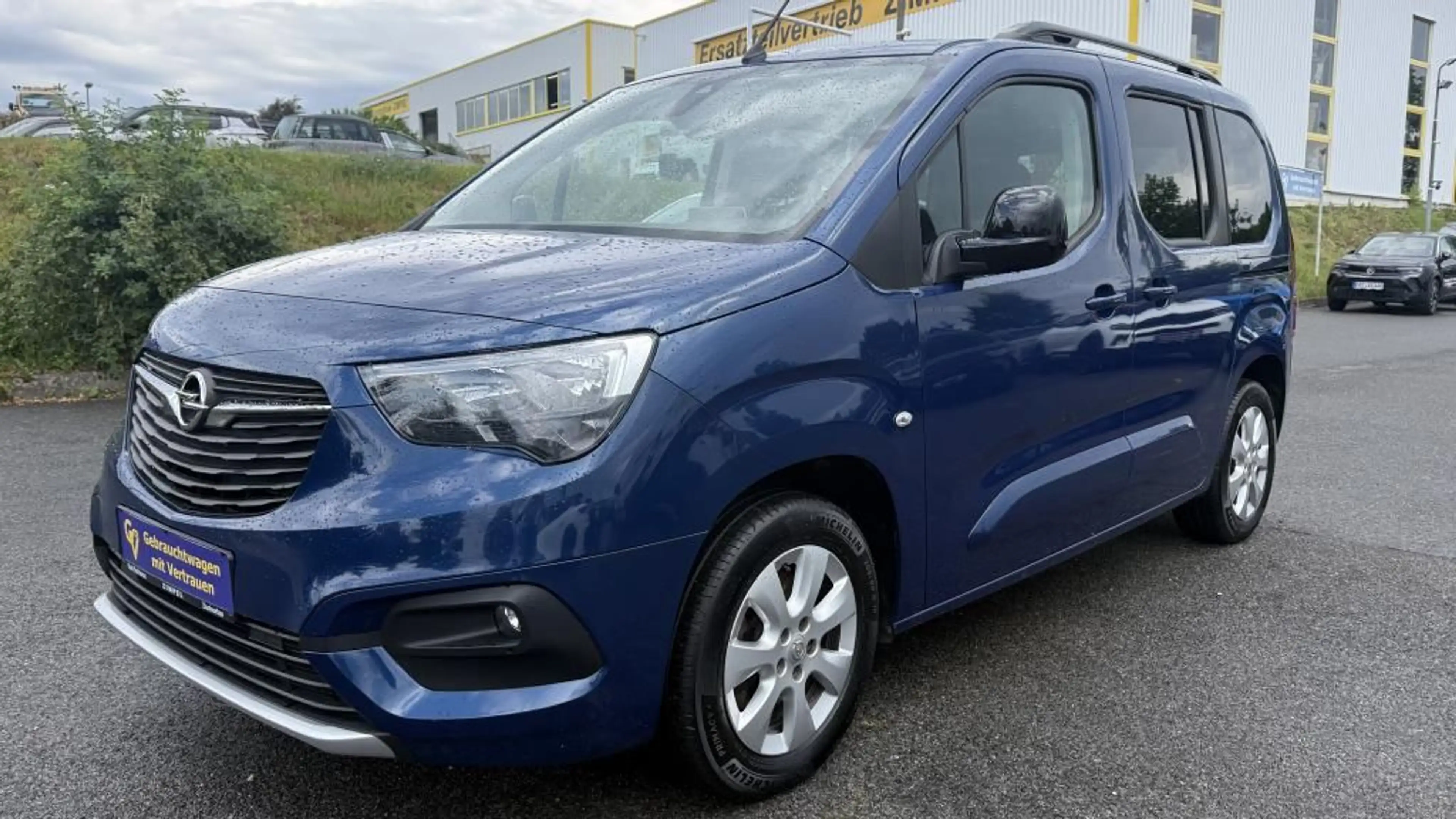 Opel Combo Life Ultimate 1.2T 180Kamera+Klimaautomati