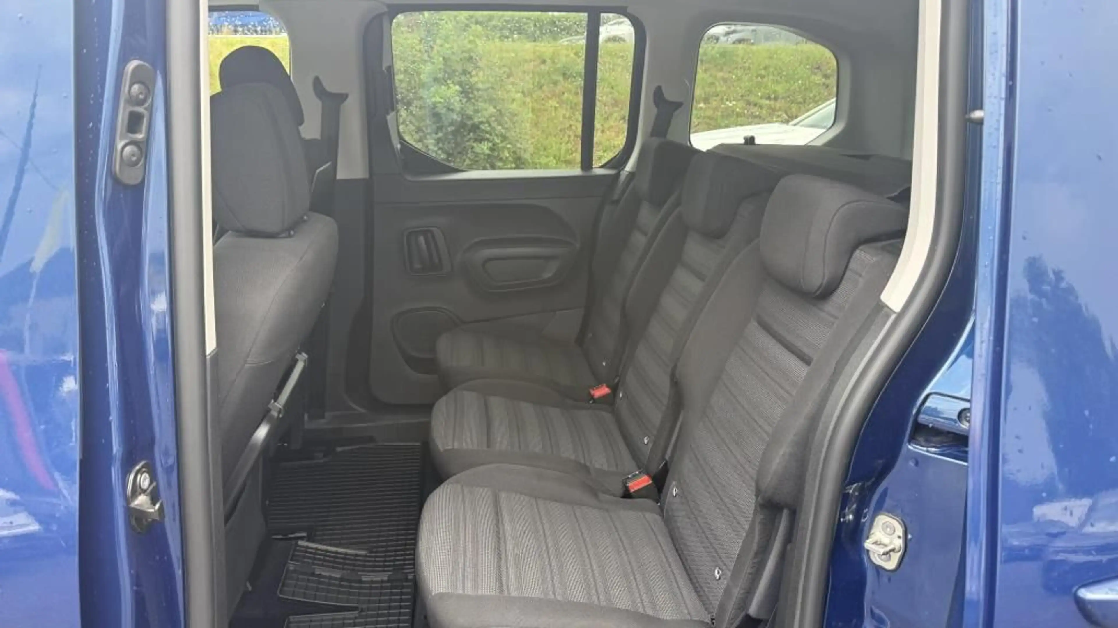 Opel Combo Life Ultimate 1.2T 180Kamera+Klimaautomati — photo 12