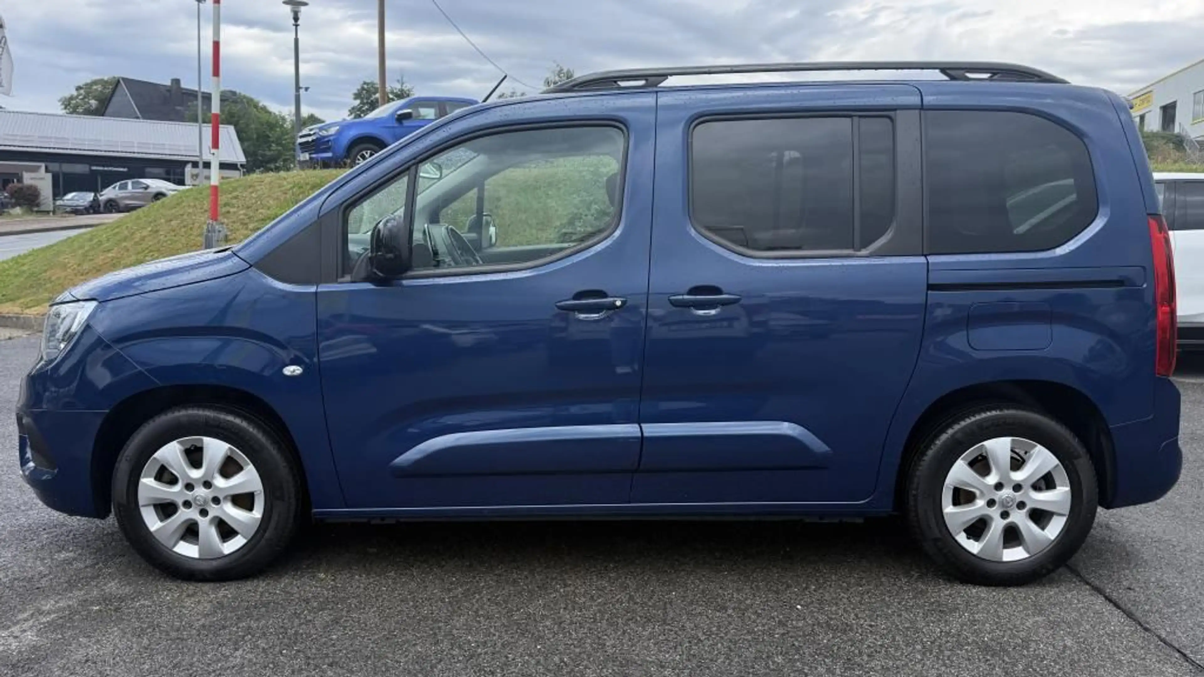 Opel Combo Life Ultimate 1.2T 180Kamera+Klimaautomati — photo 8