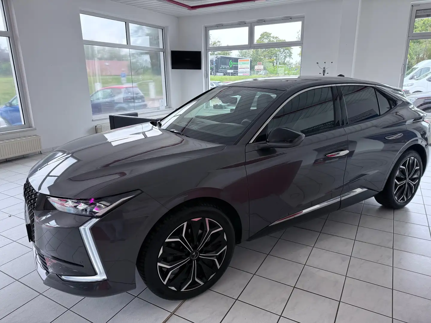 DS Automobiles DS 4 Étoile Nappa Grau - 1